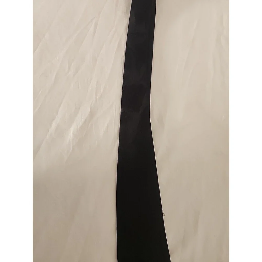 Vtg. Looney Tunes Mens Tie Mania Football Theme Bugs Bunny Taz Black Background